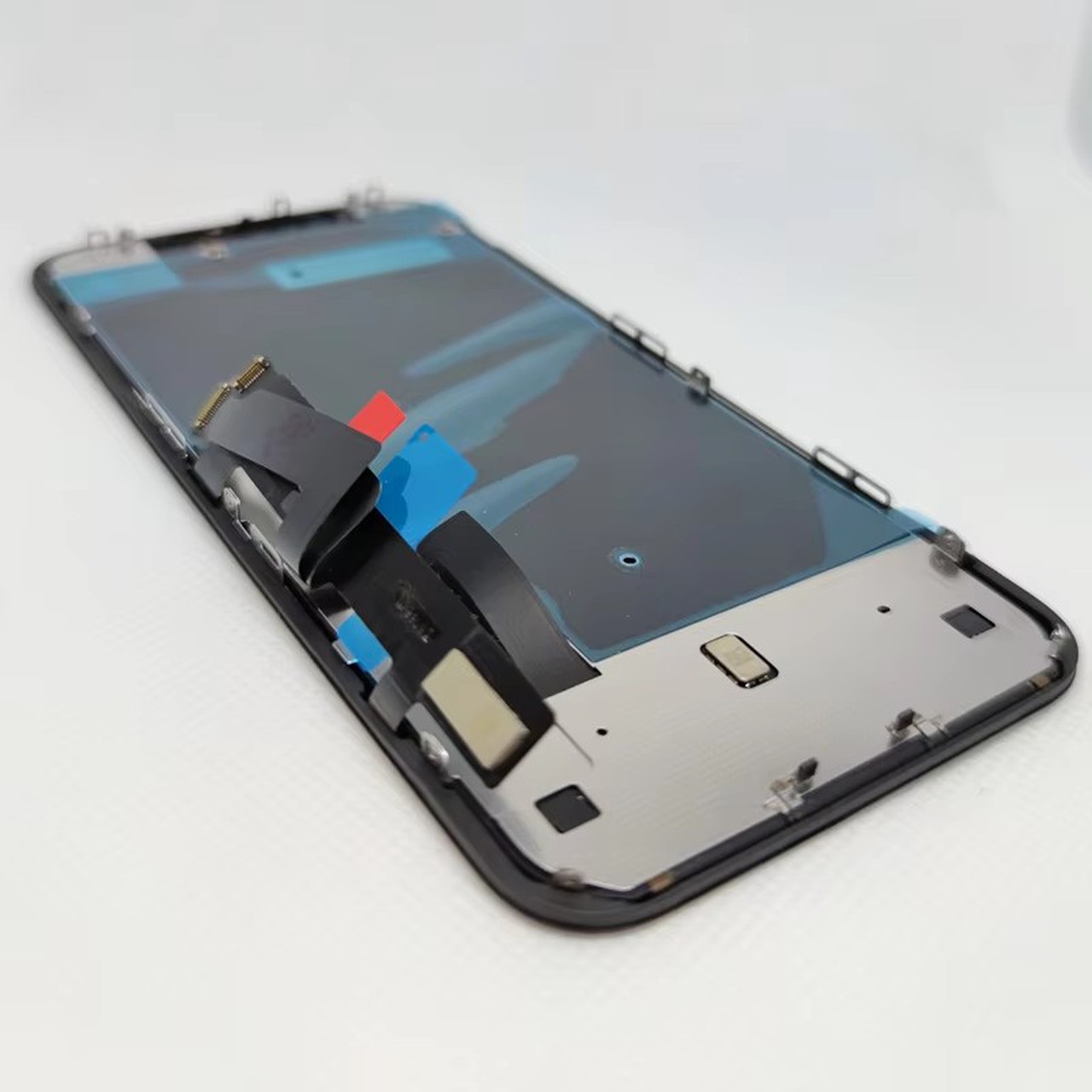 LCD vs OLED iPhone screen LCD vs OLED iPhone screen